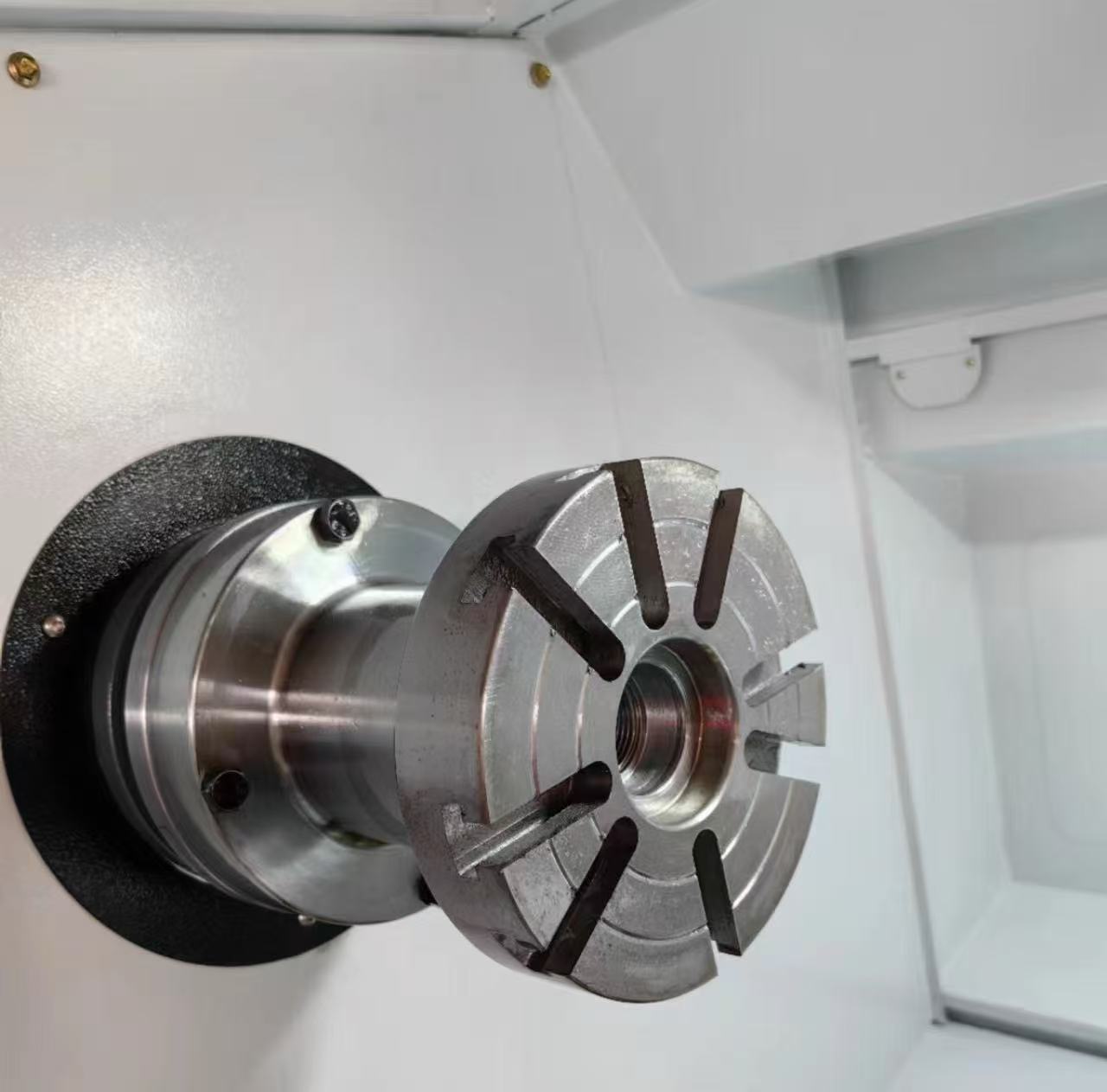 ALLOY WHEEL & RIM DIAMOND CUTTING REPAIR CNC LATHE MACHINE